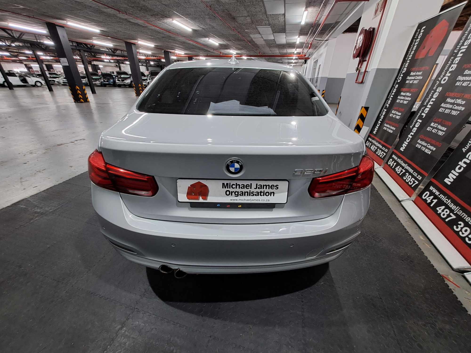 2018 BMW 320i A/T (F30) thumbnail 4