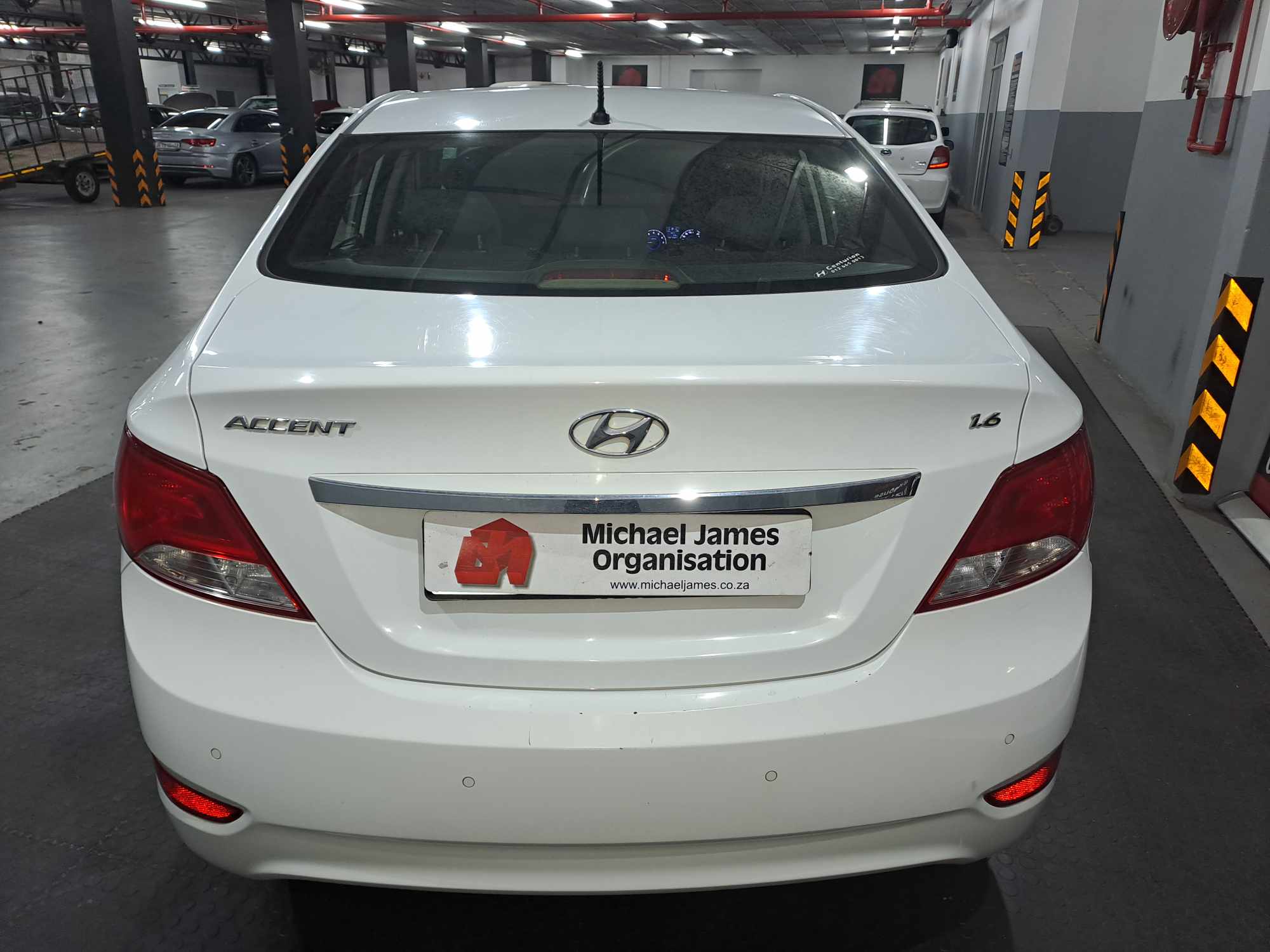 2017 Hyundai Accent 1.6 GLS/Fluid A/T thumbnail 3