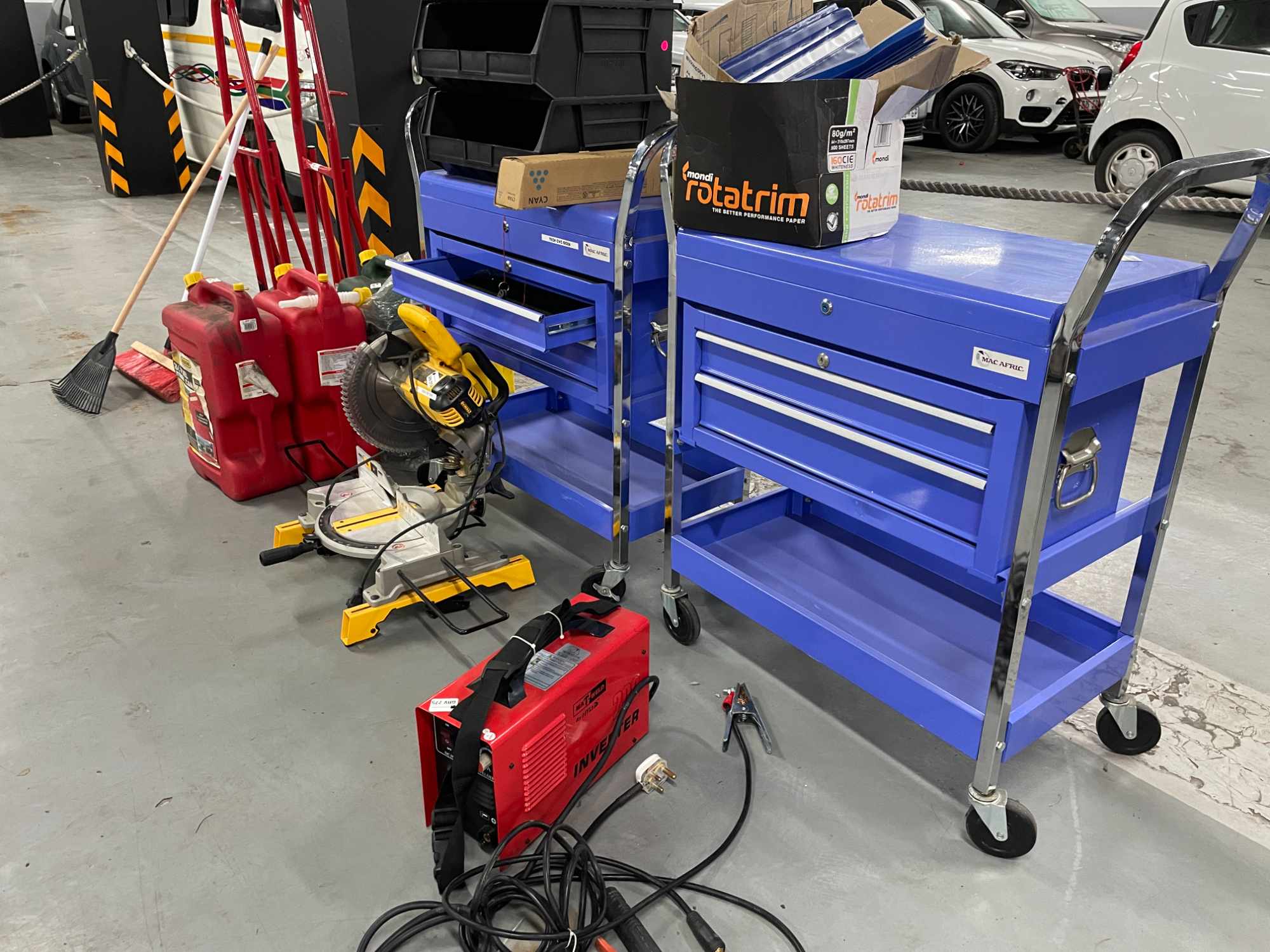 Onsite Warehouse Auction thumbnail 68