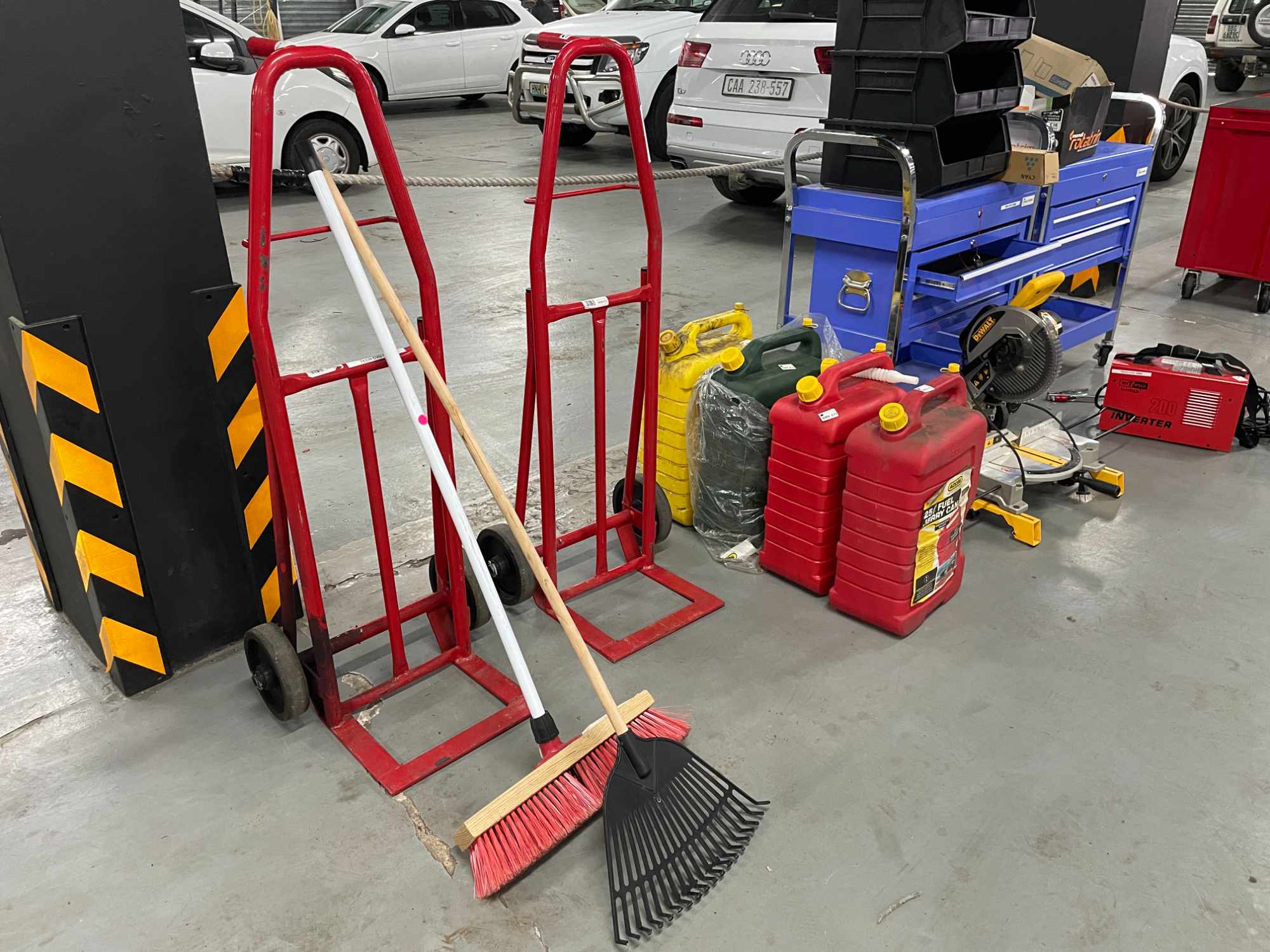 Onsite Warehouse Auction thumbnail 71