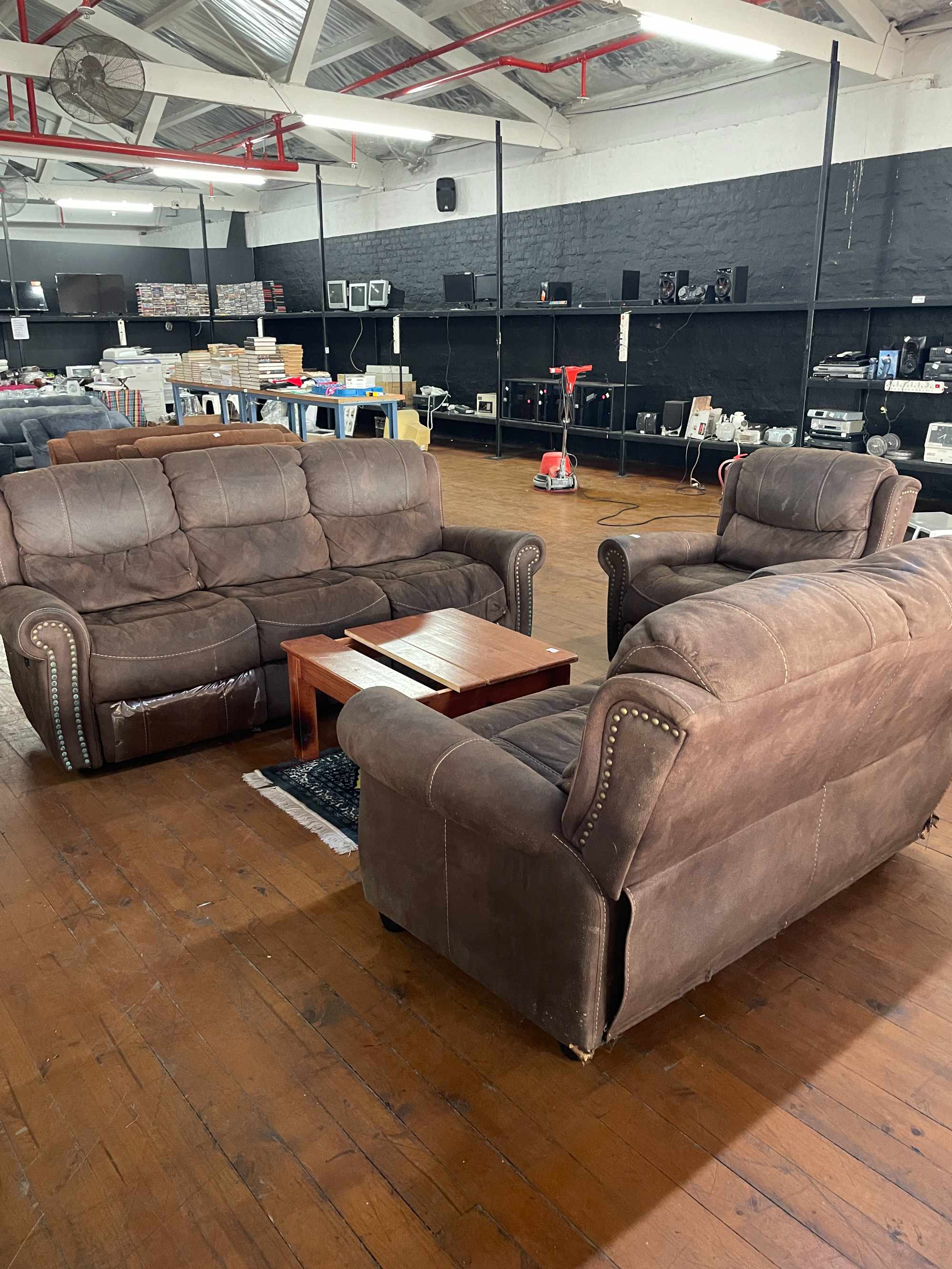 Onsite Warehouse Auction - 18 January 2024 - Gqeberha thumbnail 28