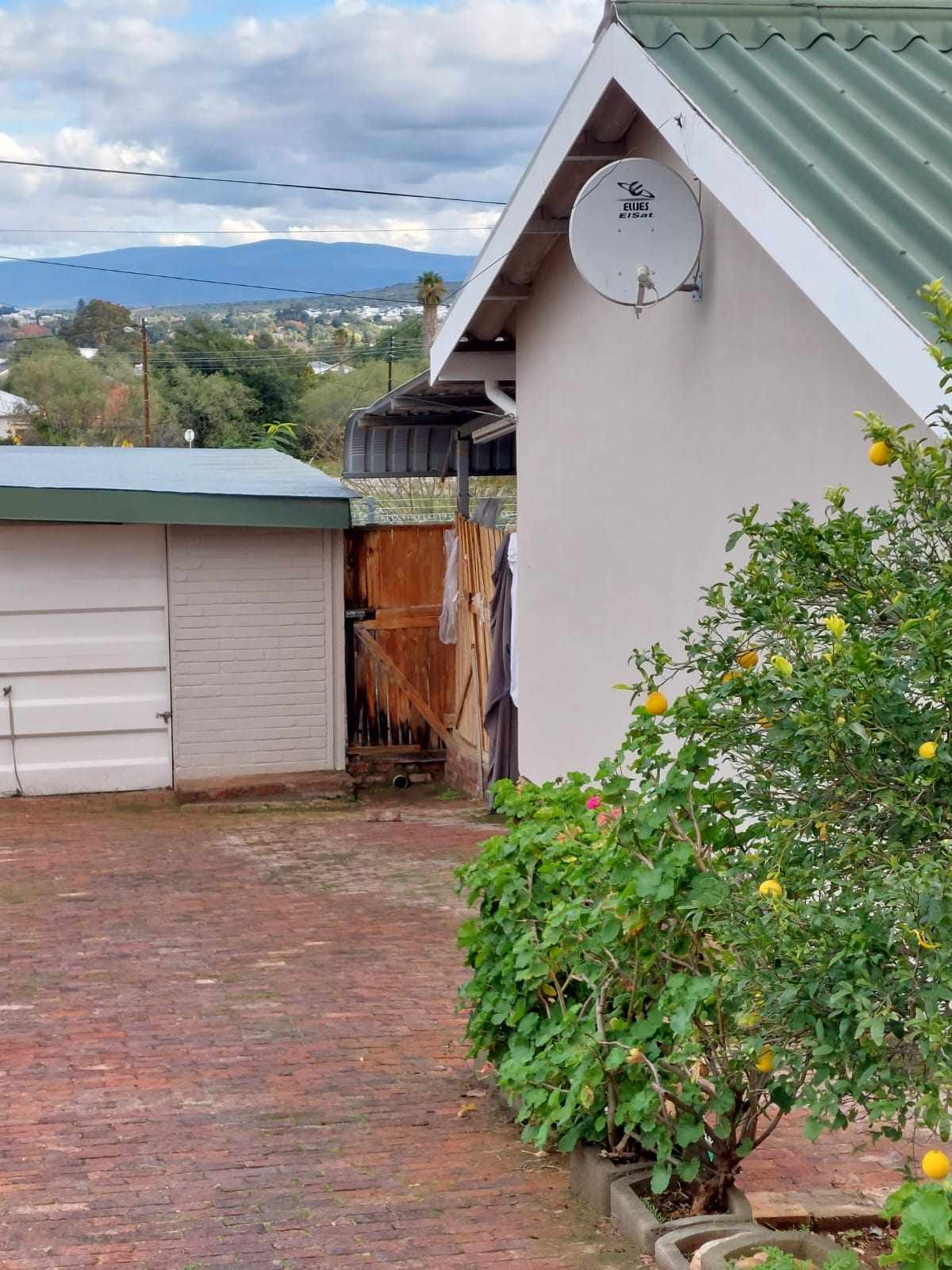 13 Johnson Crescent, Oudtshoorn thumbnail 3