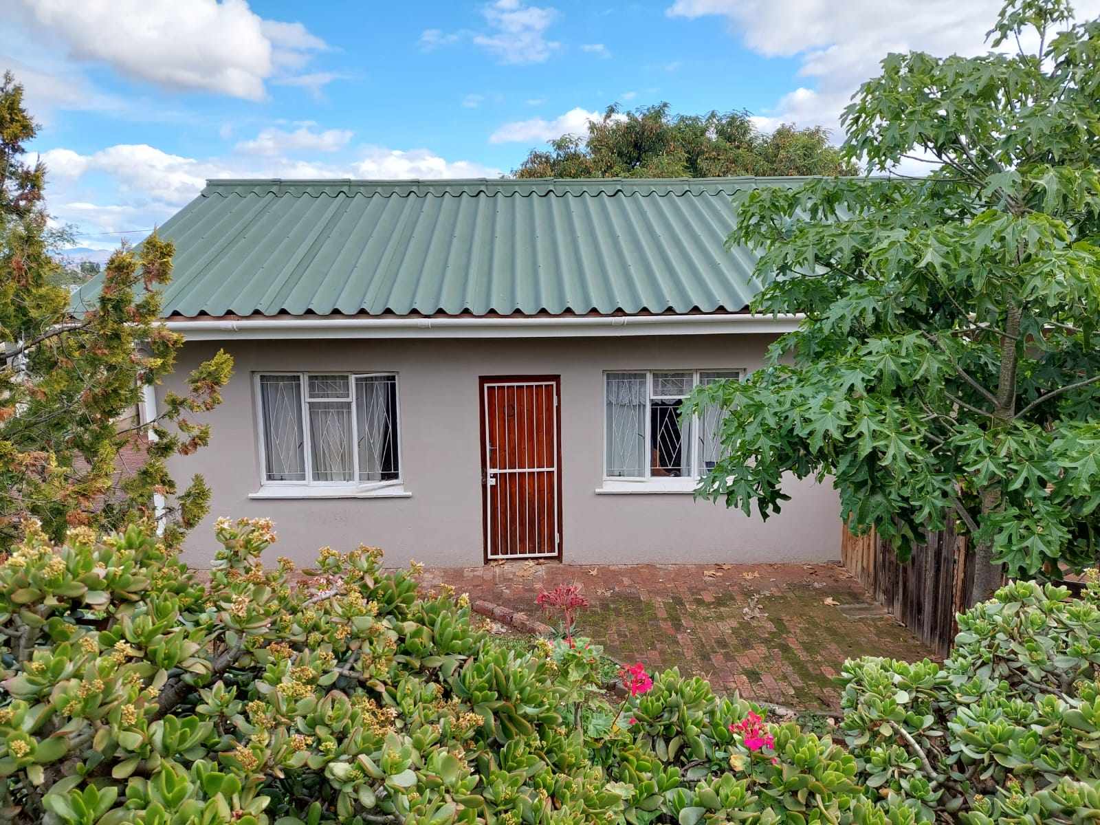 13 Johnson Crescent, Oudtshoorn thumbnail 5