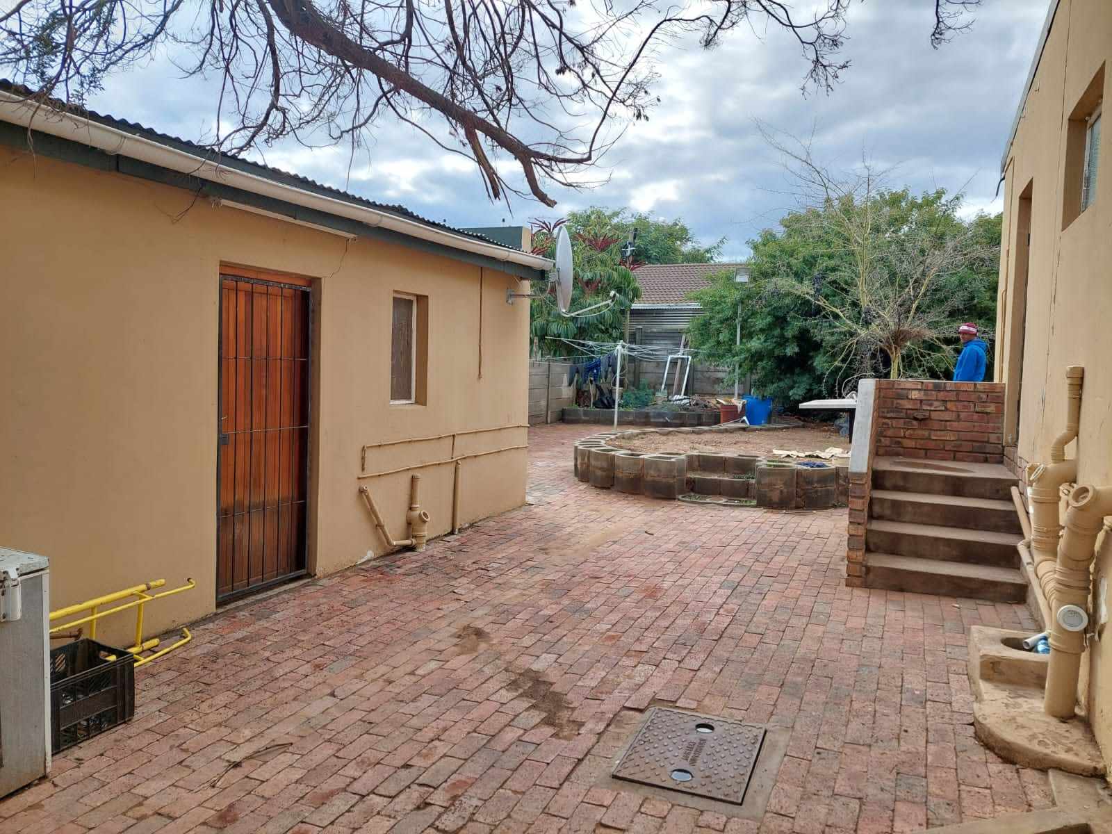 2 Condor Street, Oudtshoorn thumbnail 9