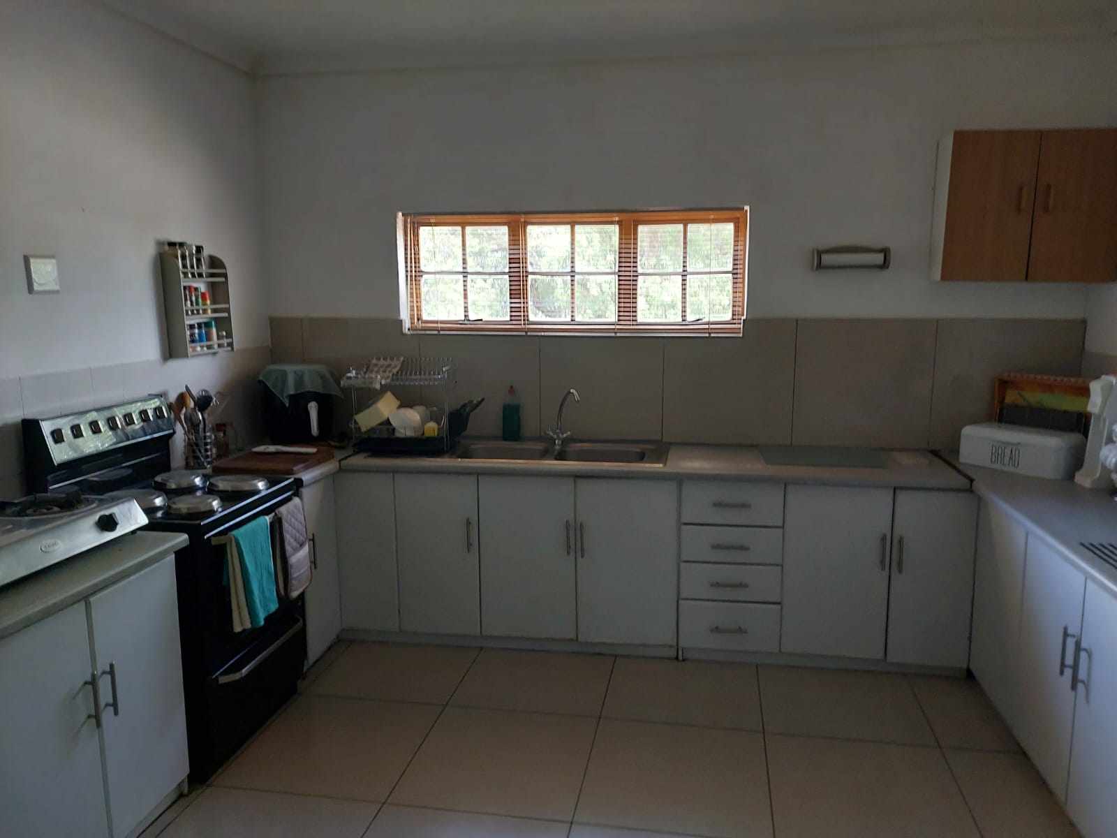 23 Reserwe Street, Oudtshoorn thumbnail 2