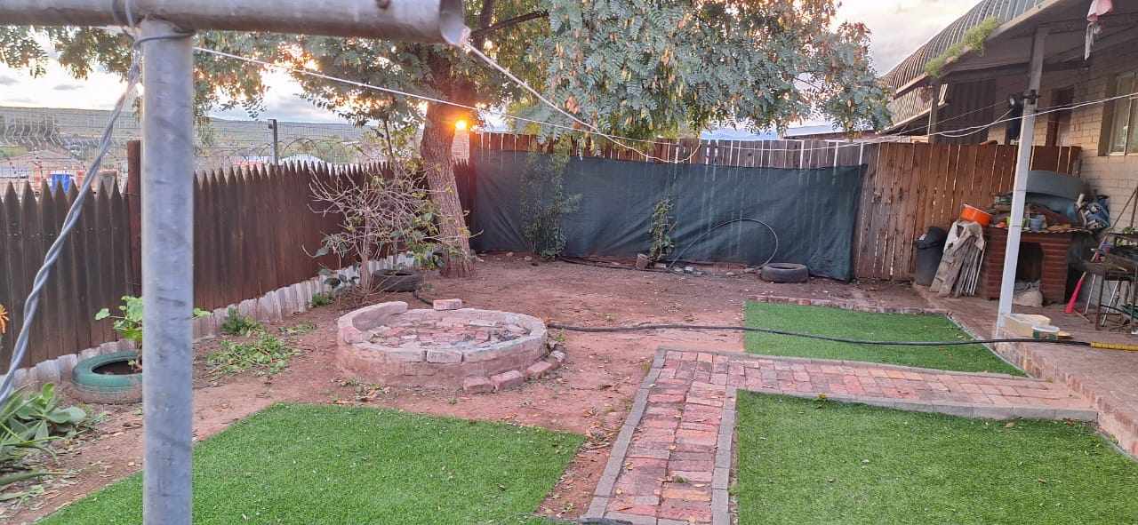 13 Johnson Crescent, Oudtshoorn thumbnail 8