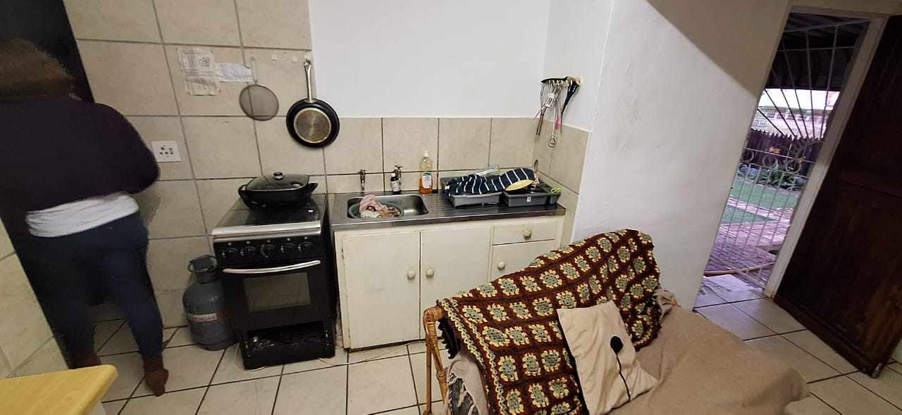 13 Johnson Crescent, Oudtshoorn thumbnail 12