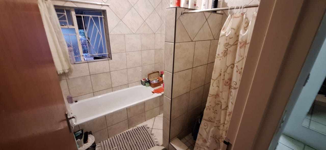 13 Johnson Crescent, Oudtshoorn thumbnail 19