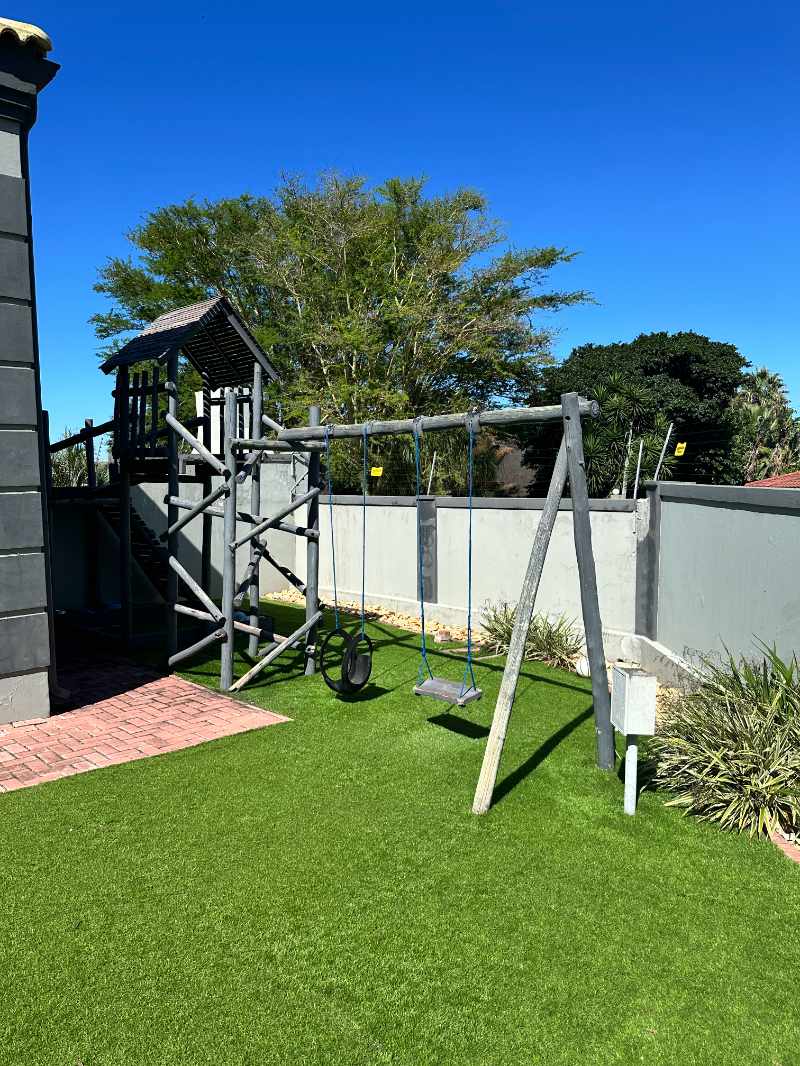 Exquisite Family Oasis in Vanes Estate – Secure, Stylish & Made for Entertaining thumbnail 11