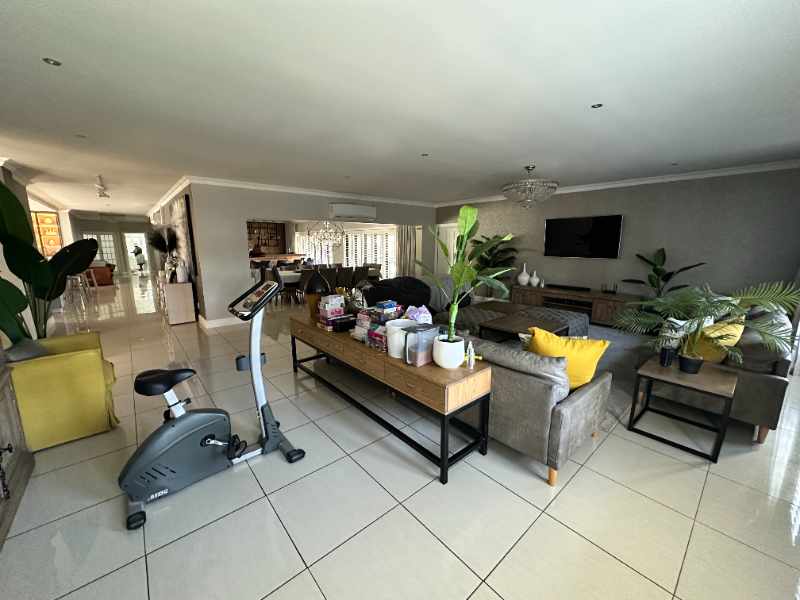 Exquisite Family Oasis in Vanes Estate – Secure, Stylish & Made for Entertaining thumbnail 15