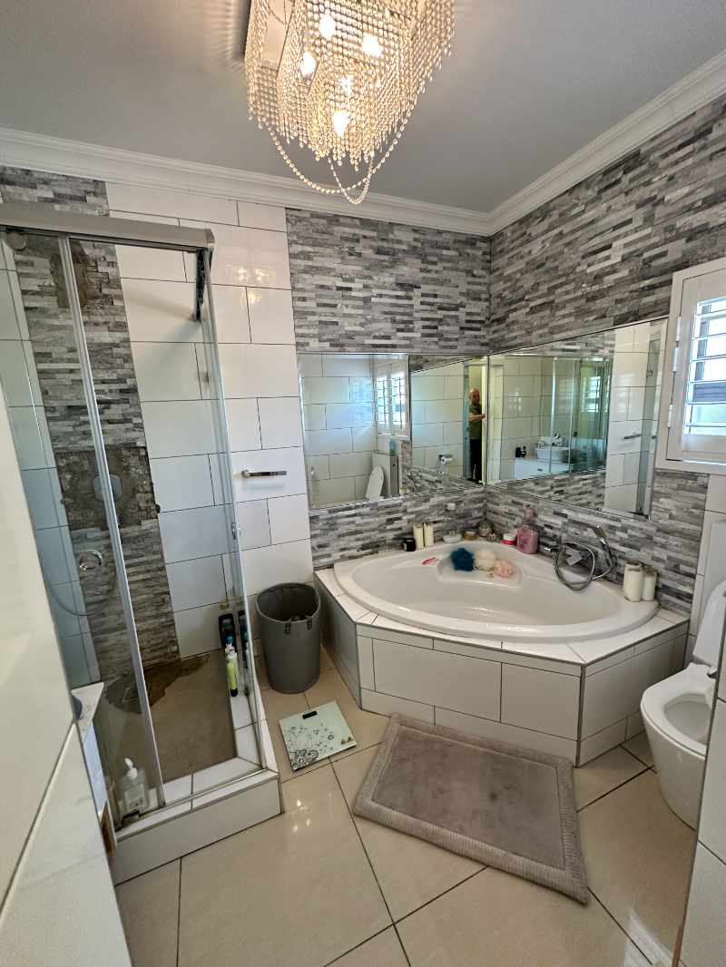 Exquisite Family Oasis in Vanes Estate – Secure, Stylish & Made for Entertaining thumbnail 33