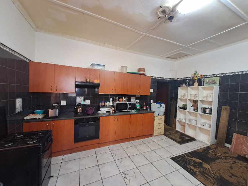 Residential Property With Flatlets thumbnail 4