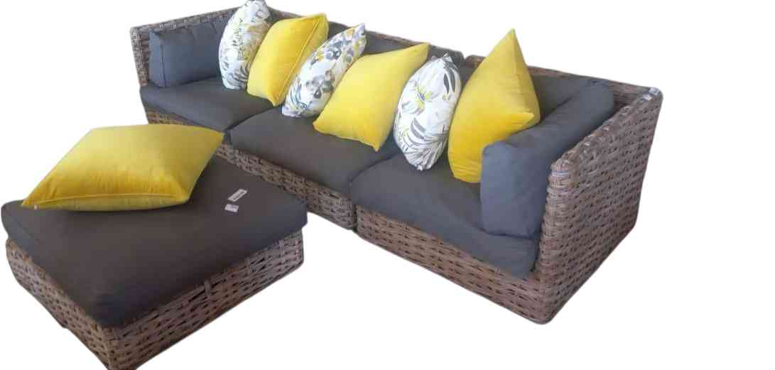 4 Seater Outdoor Wicker Sofa With Cushions and Ottoman
