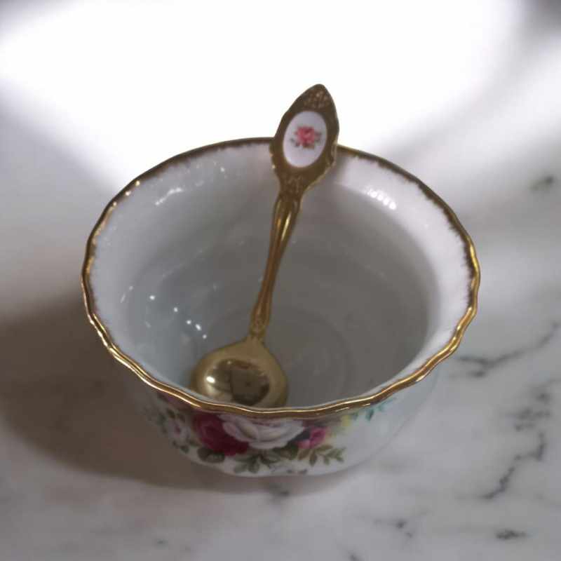 Vintage Royal Albert "Celebration" Tea Set thumbnail 2
