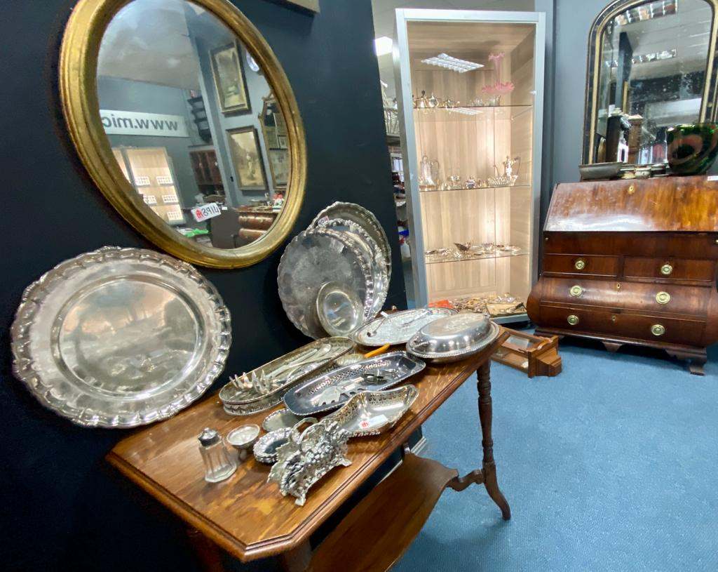 Onsite Auction - Fine Furnishings, Antiques, Collectables And Brand New Watches thumbnail 4