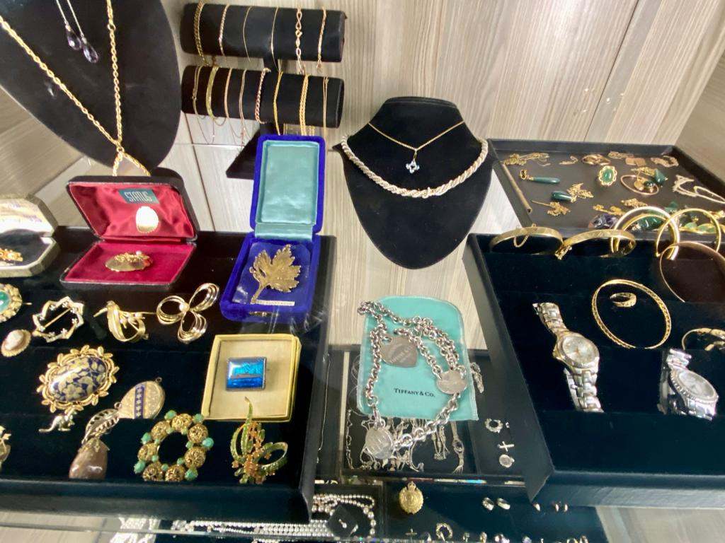 Onsite Auction - Fine Furnishings, Antiques, Collectables And Brand New Watches thumbnail 7
