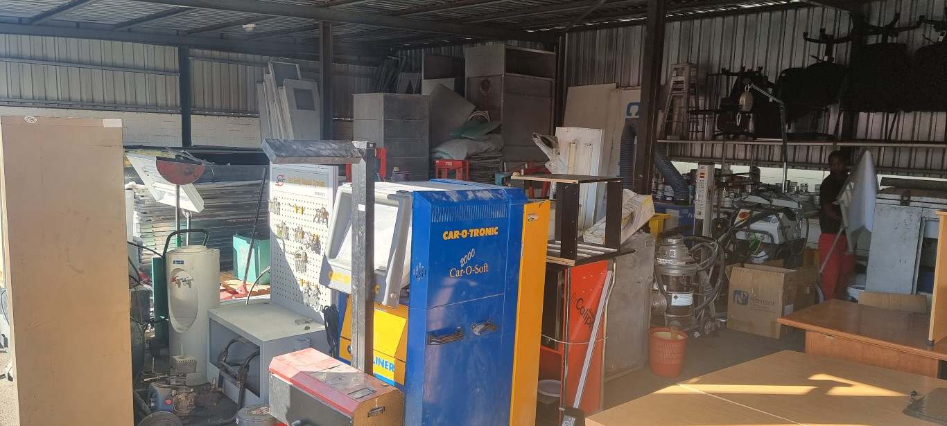 Onsite Liquidation Auction - Panelbeating Workshop thumbnail 31