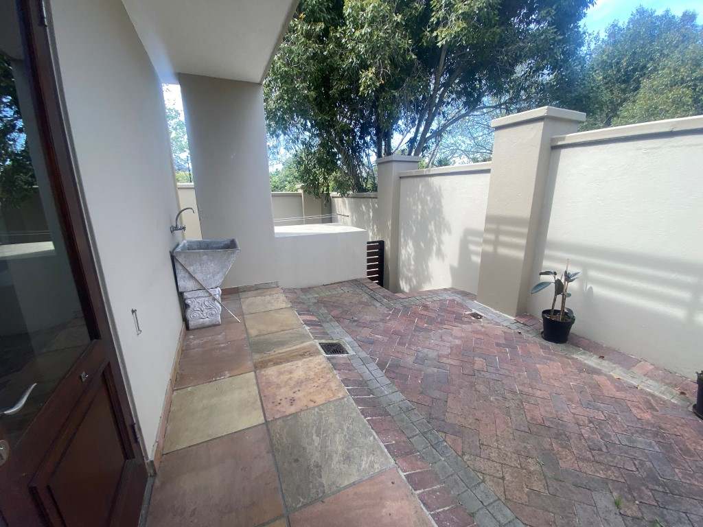 Beautiful Family Home In Secure Estate thumbnail 11