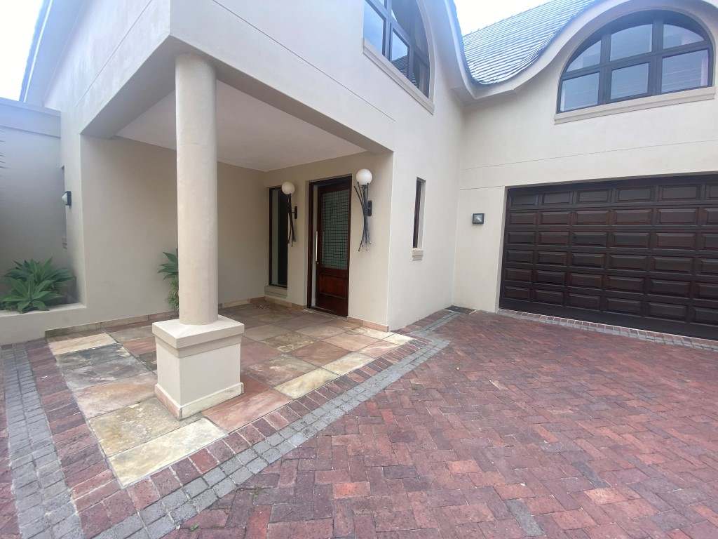 Beautiful Family Home In Secure Estate thumbnail 29