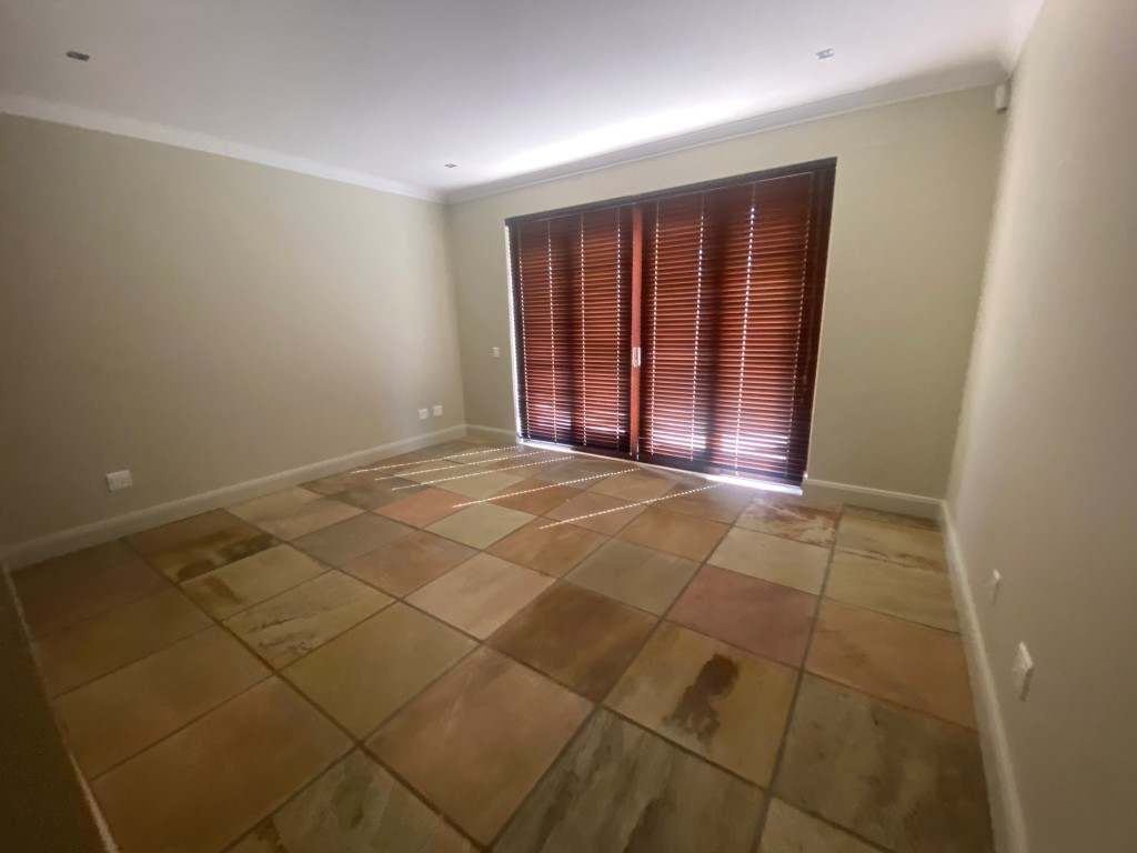 Beautiful Family Home In Secure Estate thumbnail 30