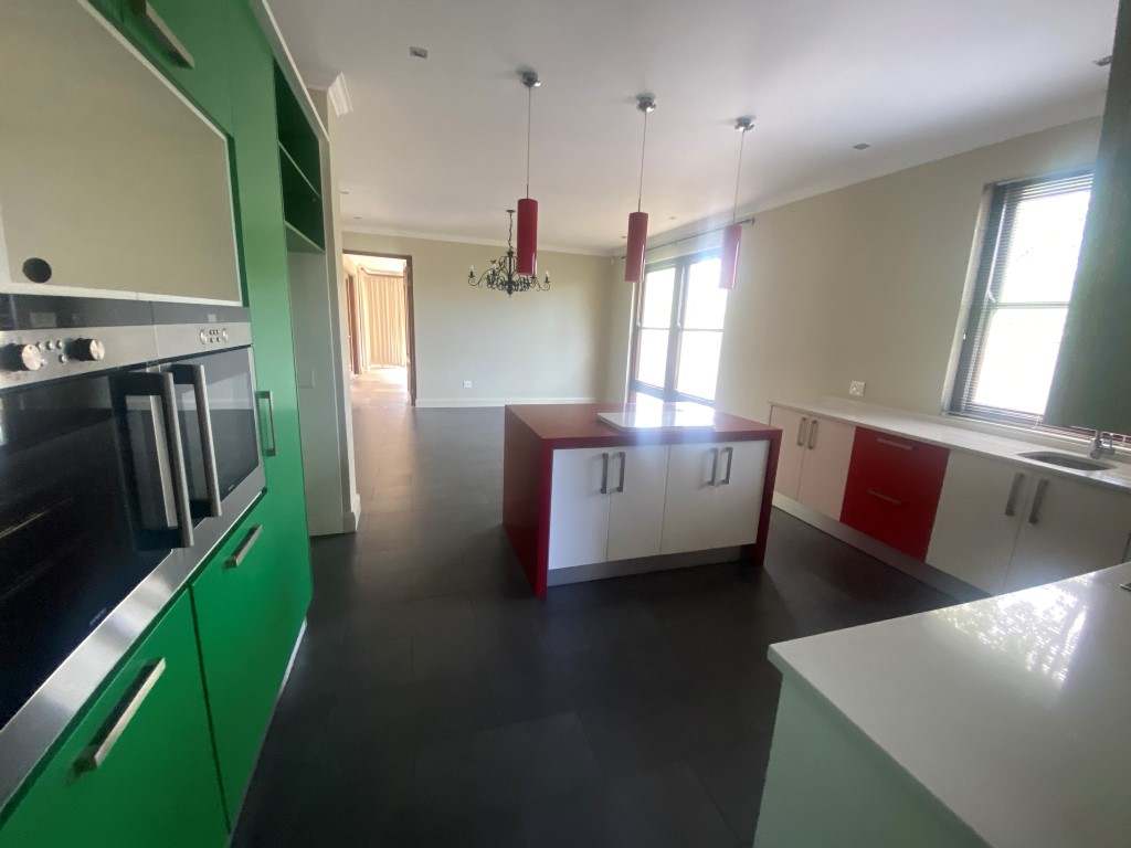 Beautiful Family Home In Secure Estate thumbnail 38