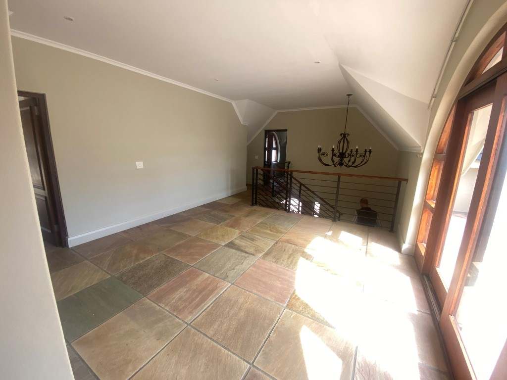 Beautiful Family Home In Secure Estate thumbnail 56