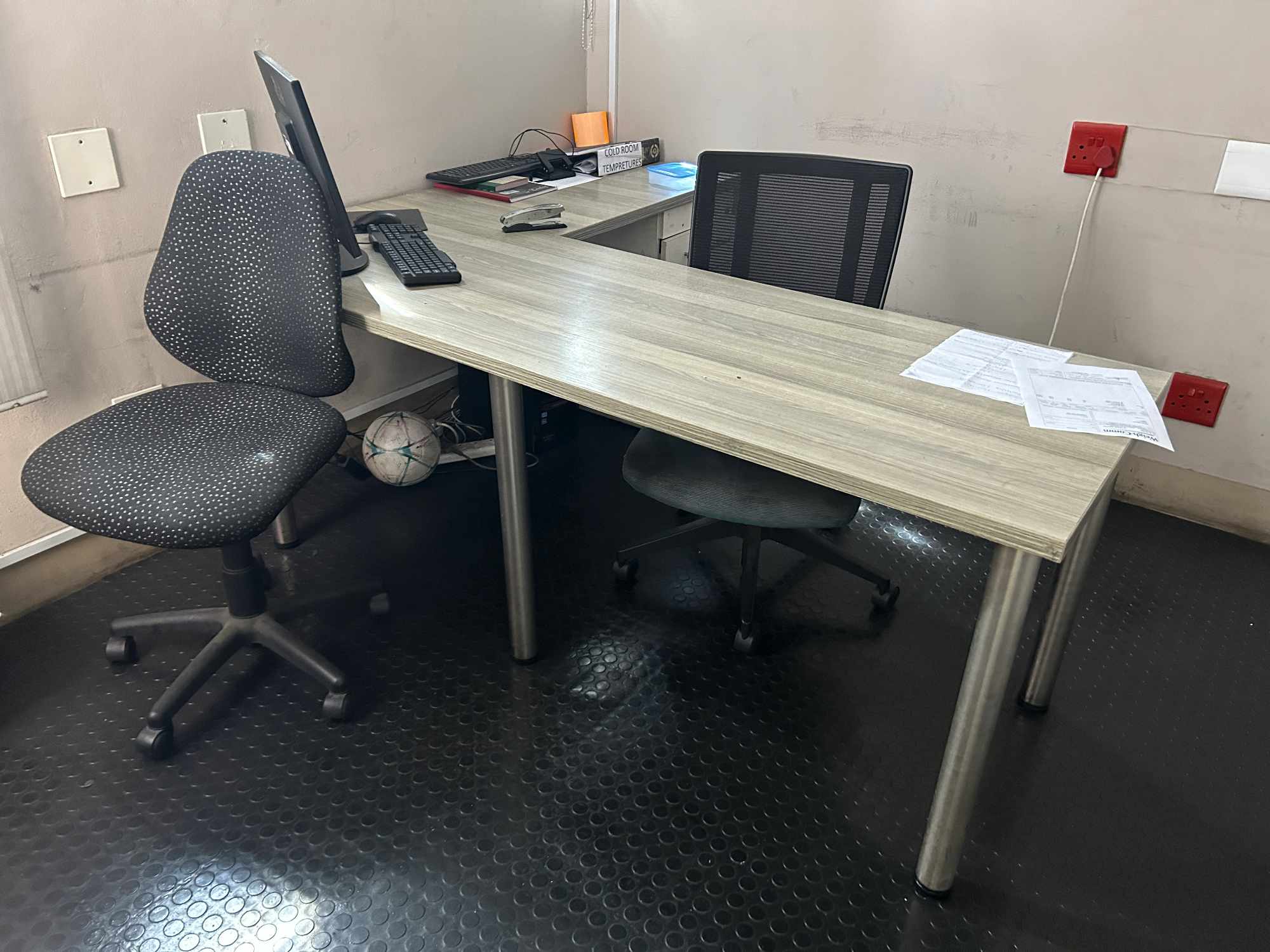 Office Furniture And Equipment thumbnail 13