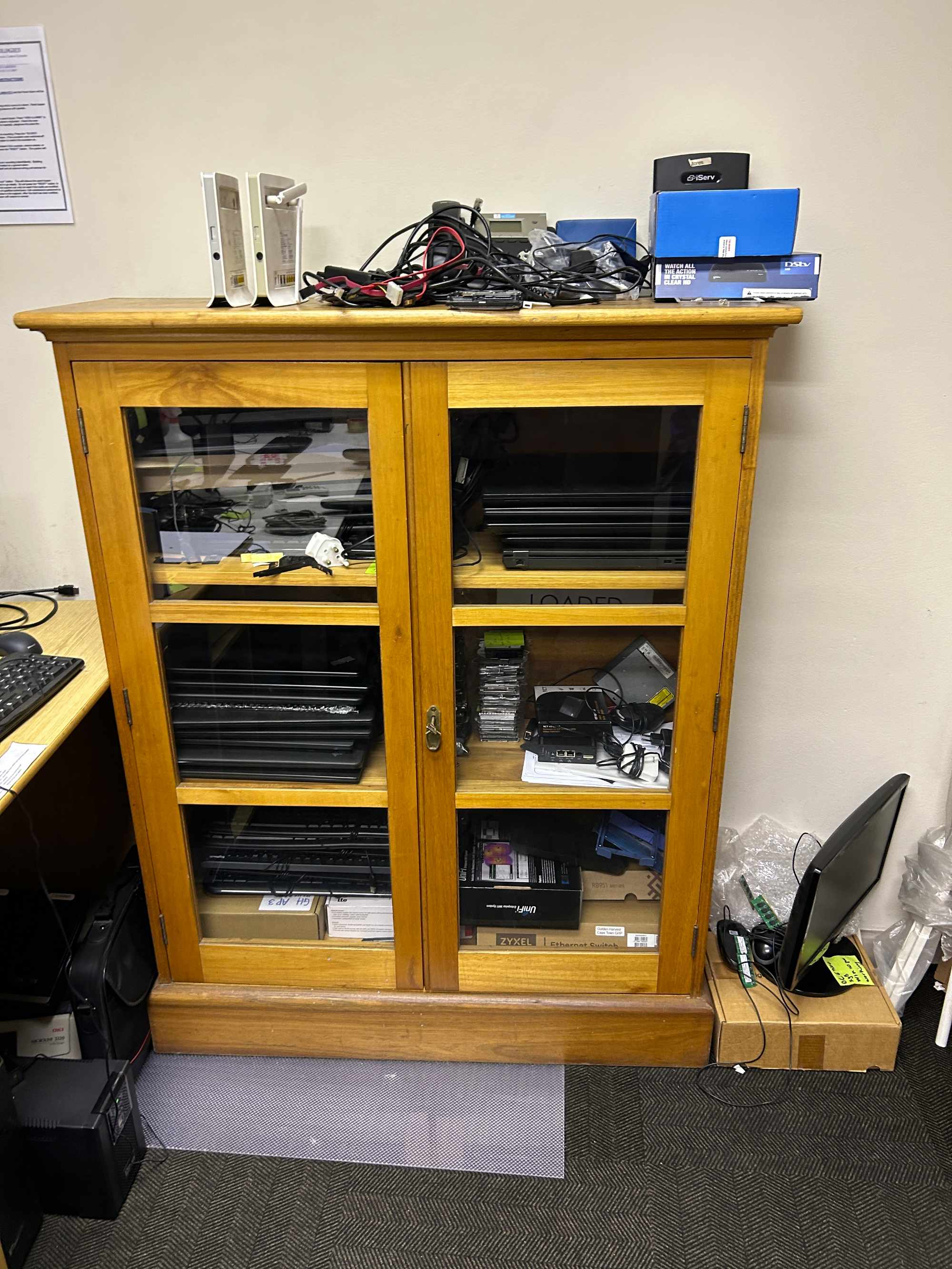 Office Furniture And Equipment thumbnail 17