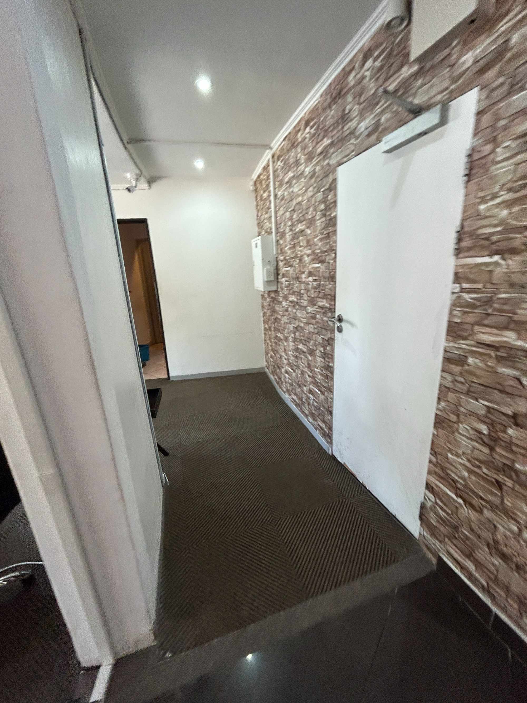 Liquidation Auction - Retail Commercial Unit - Century City thumbnail 5