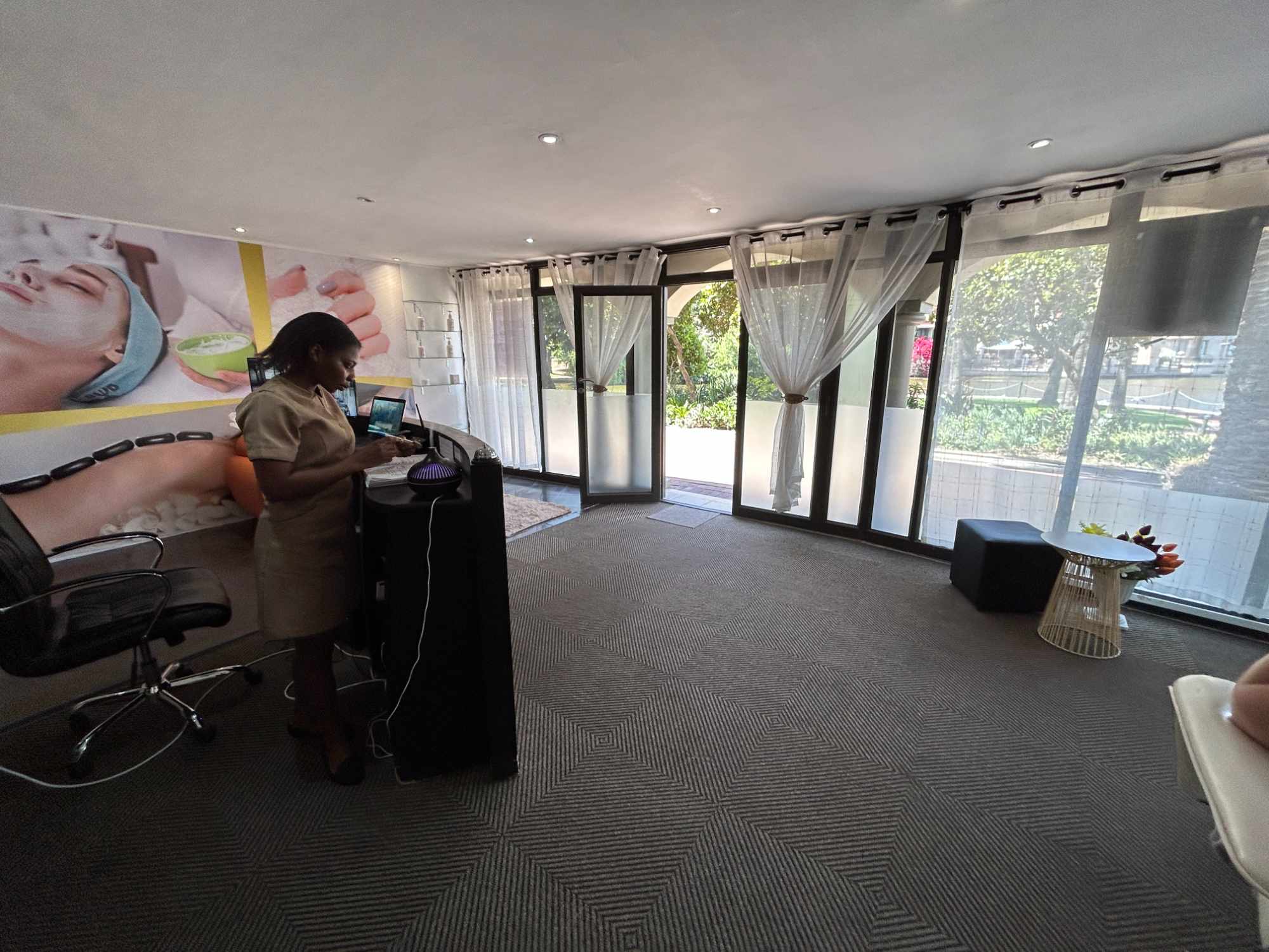 Liquidation Auction - Retail Commercial Unit - Century City thumbnail 15