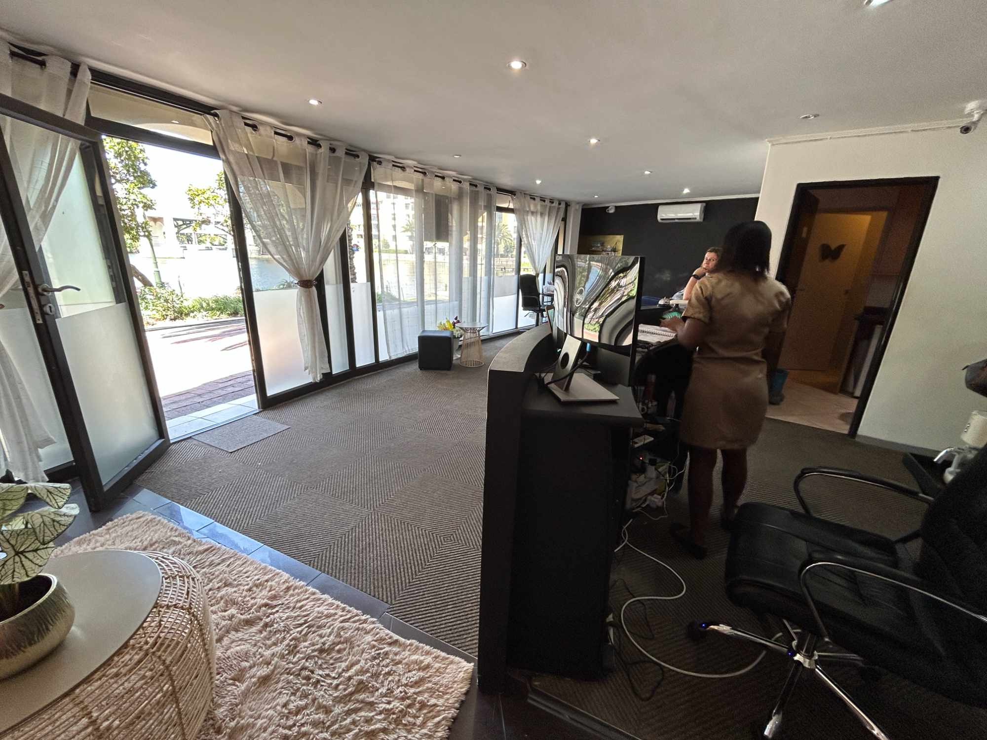 Liquidation Auction - Retail Commercial Unit - Century City thumbnail 17