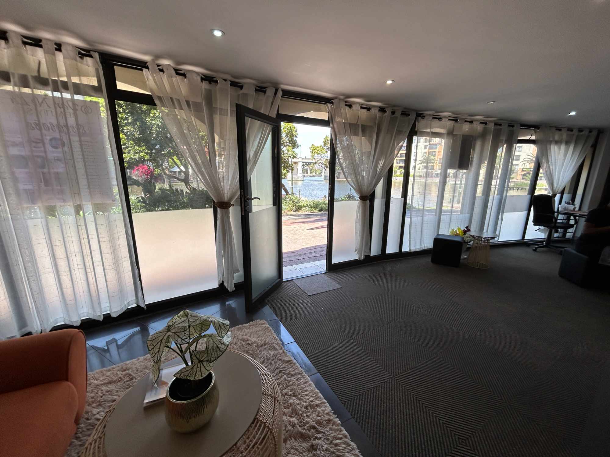 Liquidation Auction - Retail Commercial Unit - Century City thumbnail 18