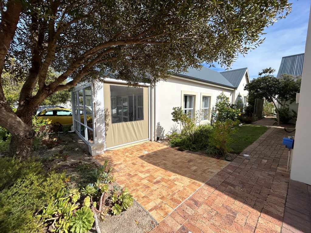 Beautiful Retirement Home In Secure Estate - Somerset West thumbnail 2