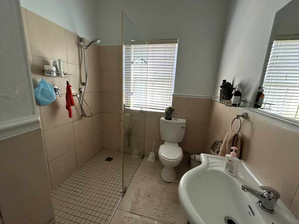 Beautiful Retirement Home In Secure Estate - Somerset West thumbnail 6