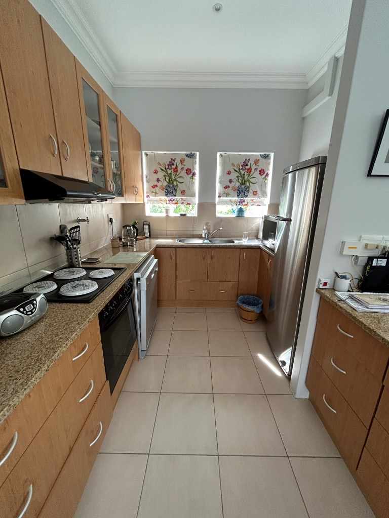 Beautiful Retirement Home In Secure Estate - Somerset West thumbnail 18