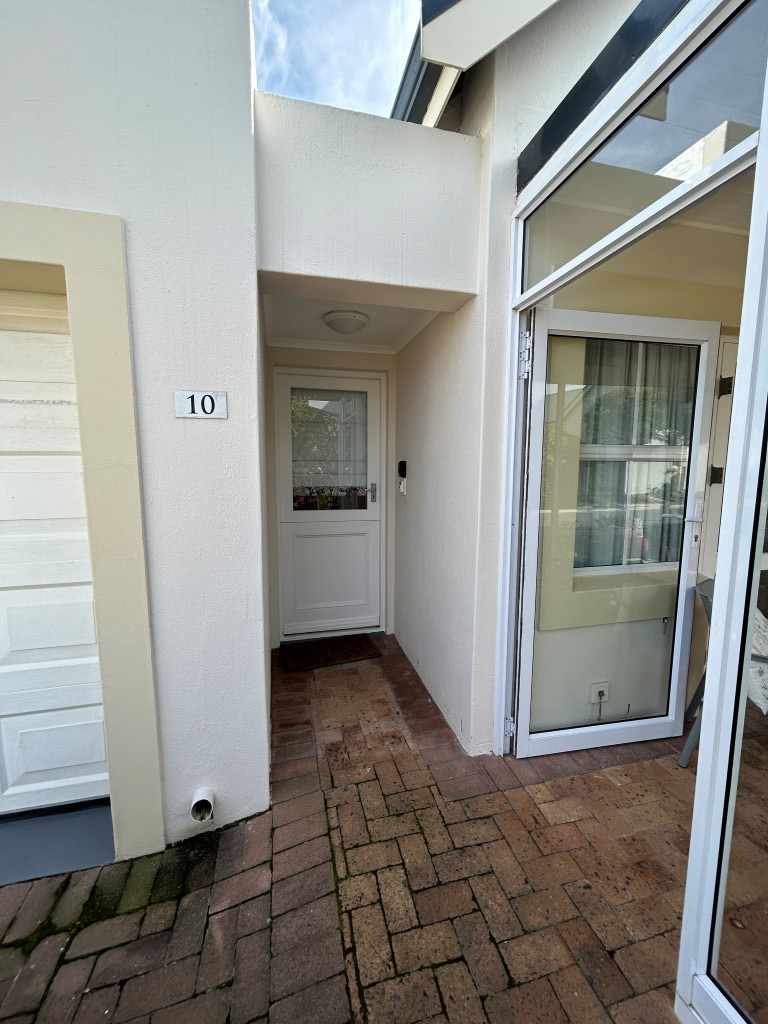 Beautiful Retirement Home In Secure Estate - Somerset West thumbnail 22