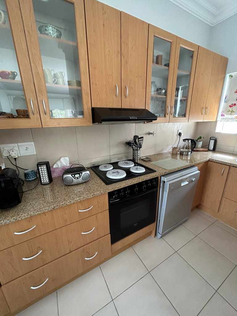 Beautiful Retirement Home In Secure Estate - Somerset West thumbnail 27