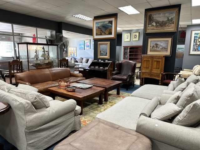 Warehouse Auction - Somerset West thumbnail 4
