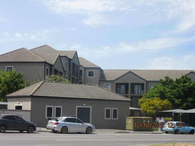 Secure 2 Bedroom Apartment - Brackenfell thumbnail 3