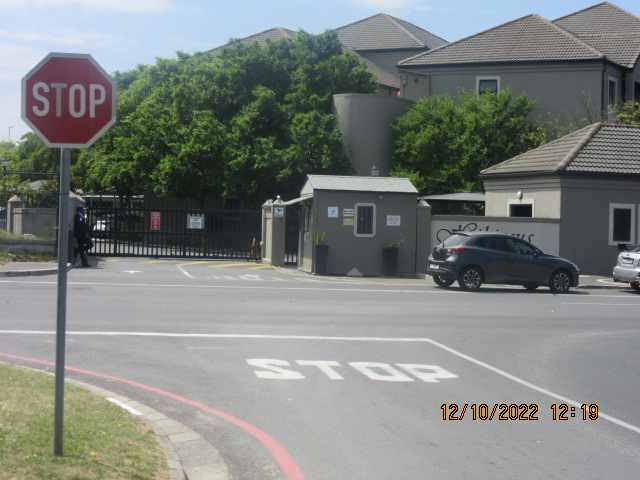 Secure 2 Bedroom Apartment - Brackenfell thumbnail 4