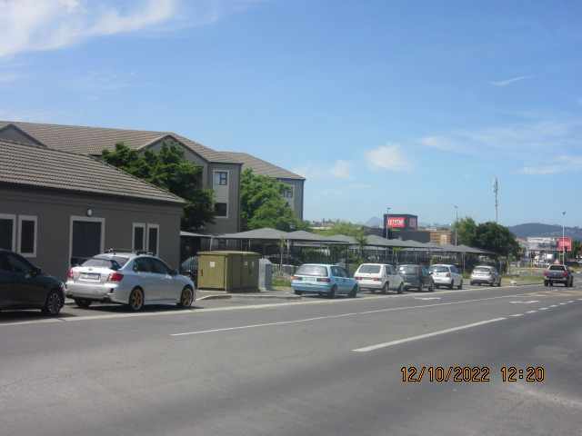 Secure 2 Bedroom Apartment - Brackenfell thumbnail 8