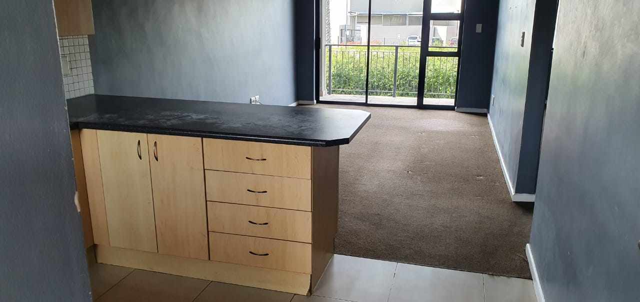 Secure 2 Bedroom Apartment - Brackenfell thumbnail 13