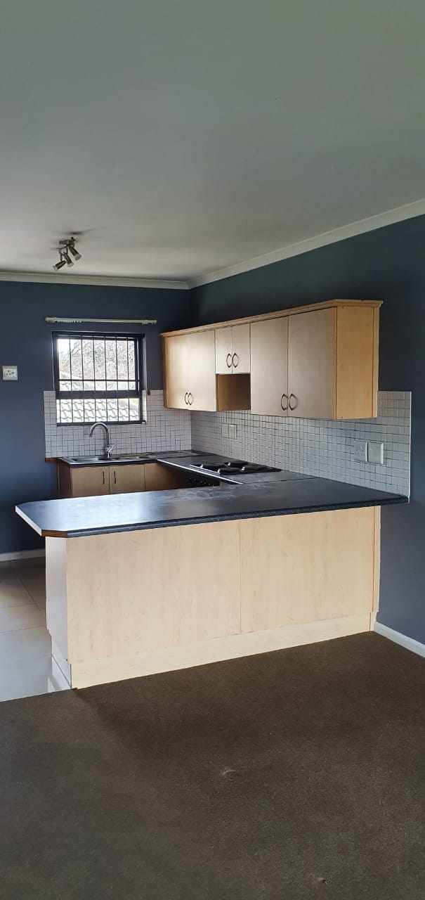 Secure 2 Bedroom Apartment - Brackenfell thumbnail 16
