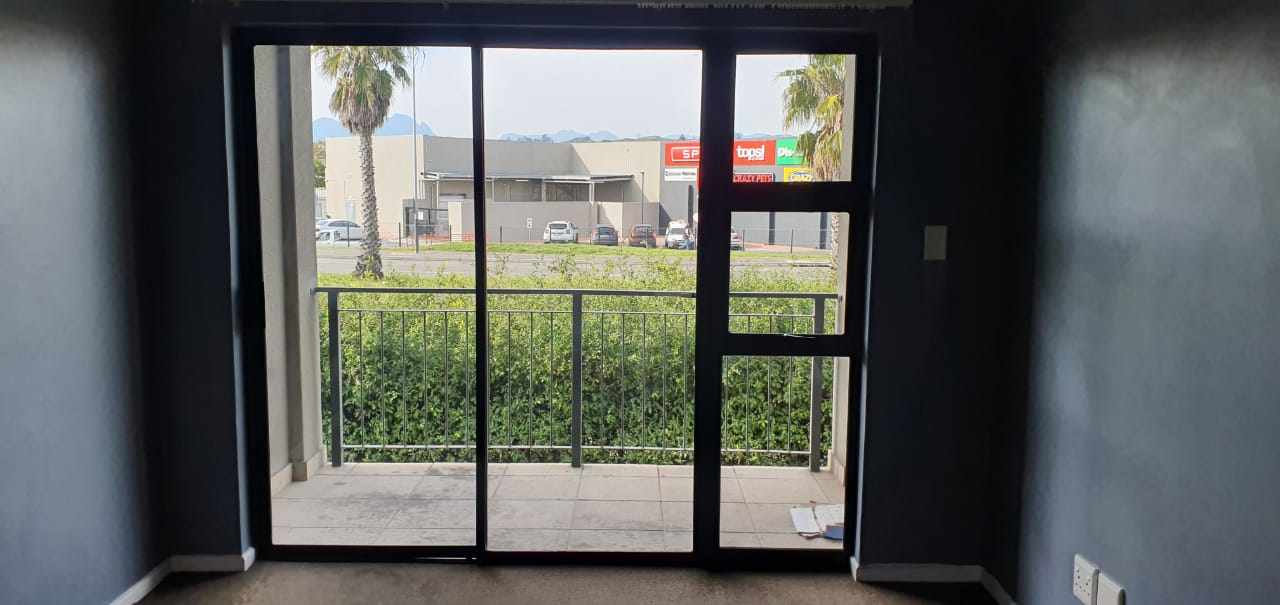 Secure 2 Bedroom Apartment - Brackenfell thumbnail 22