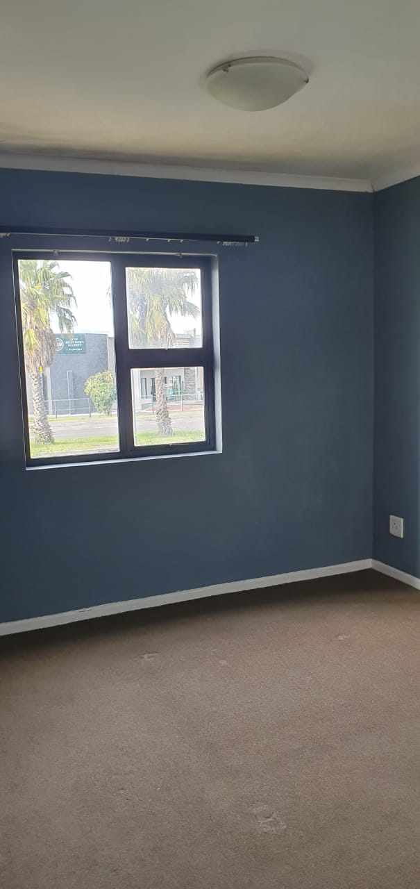 Secure 2 Bedroom Apartment - Brackenfell thumbnail 20