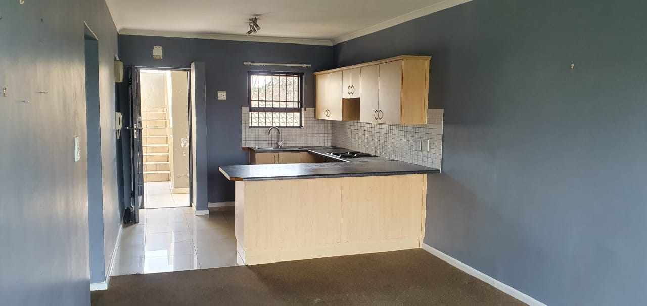 Secure 2 Bedroom Apartment - Brackenfell thumbnail 23