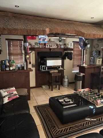 Lovely Family Home - Sonkring - Brackenfell thumbnail 6