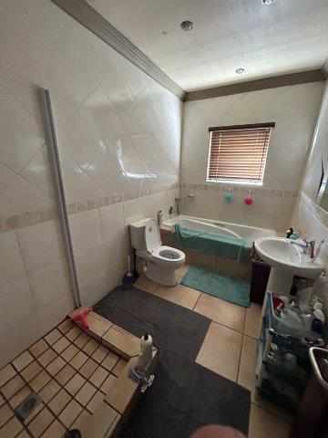Lovely Family Home - Sonkring - Brackenfell thumbnail 23