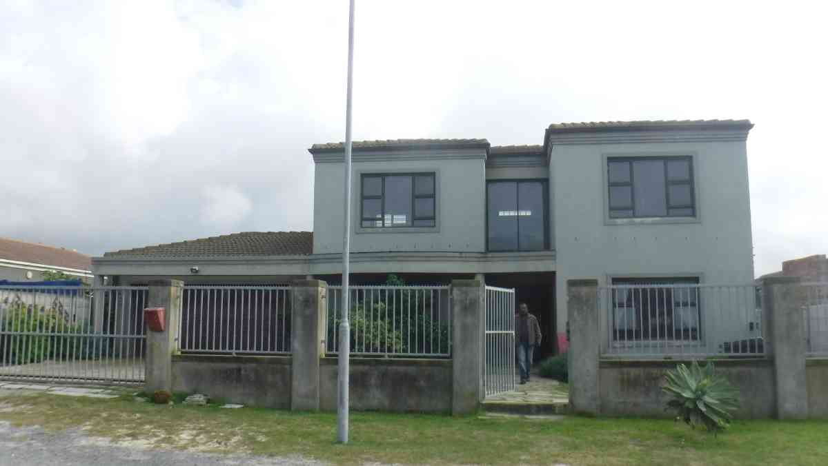 Double Storey Home - Zeekoevlei
