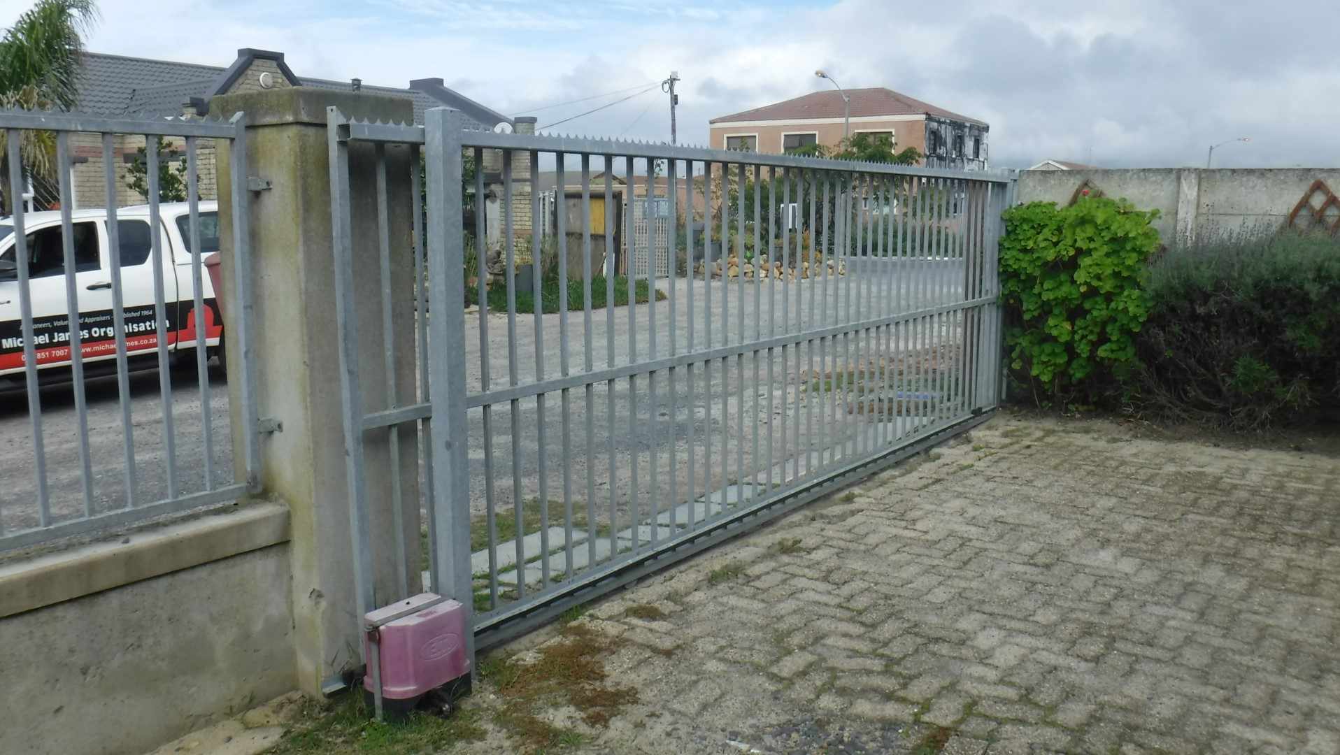 Double Storey Home - Zeekoevlei thumbnail 17